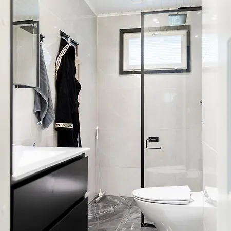 Gaia! - Luxury With Jacuzzi And Close To Trainstation 10 Minutes From City! 1,5 To Helsinki Villa